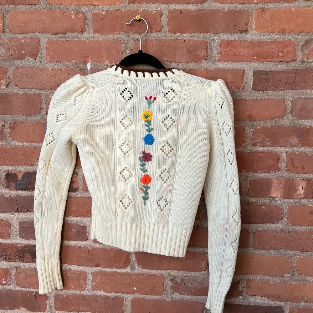 Floral Embroidered Cream Cardigan fit small - Picture 6 of 8